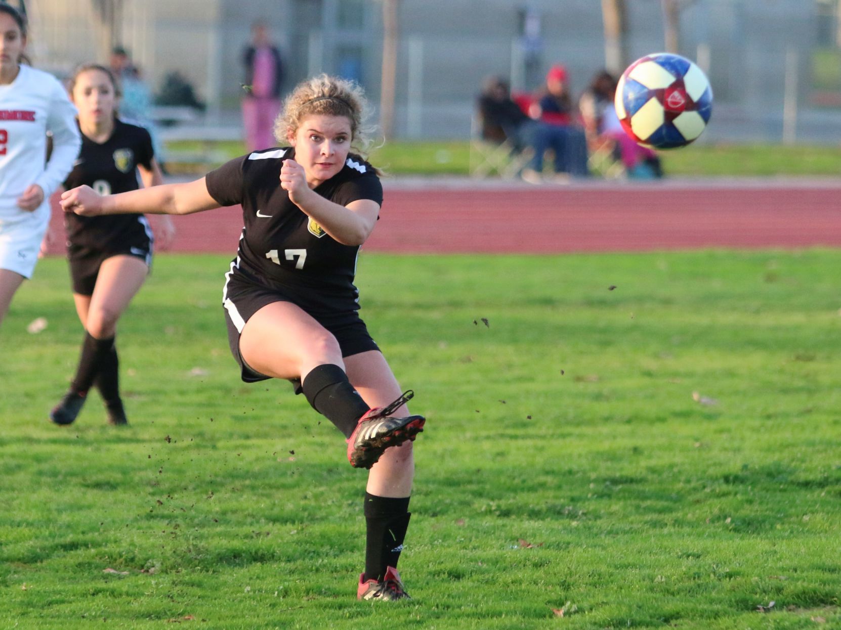 Fagundes’ goal downs Spartans, SP takes sole possession of first